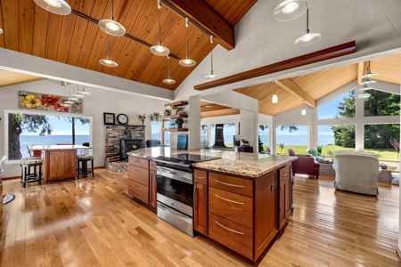 Private Columbia Riverfront Home with Stunning Panoramic Views - image 16