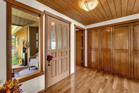 Private Columbia Riverfront Home with Stunning Panoramic Views - image 11