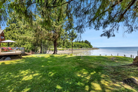 Private Columbia Riverfront Home with Stunning Panoramic Views - image 7
