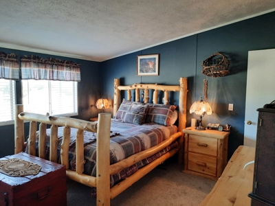 Off  Grid 3bed 2 bath manf. country home on 15 fenced acres - image 16