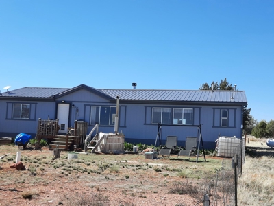 Off  Grid 3bed 2 bath manf. country home on 15 fenced acres - image 1
