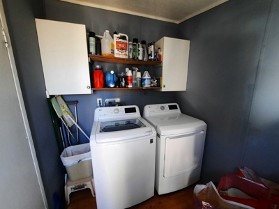 Off  Grid 3bed 2 bath manf. country home on 15 fenced acres - image 11