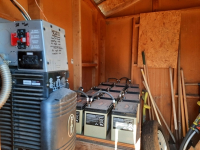 Off  Grid 3bed 2 bath manf. country home on 15 fenced acres - image 7