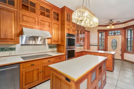 Luxurious Custom 4 Bedroom Home in Cabool Missouri for Sale - image 15