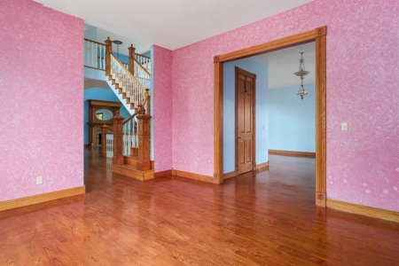 Luxurious Custom 4 Bedroom Home in Cabool Missouri for Sale - image 10