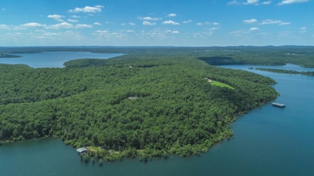Lot 4 in Landings North Subdivision on Bull Shoals Lake - image 9