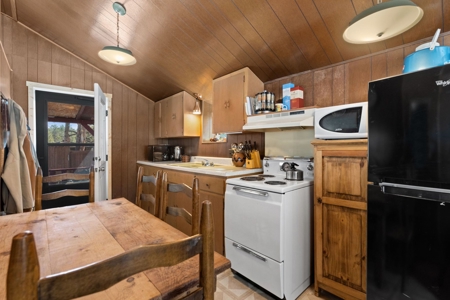 Great Getaway Cabin! - image 10