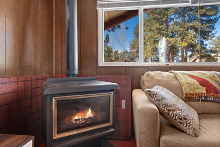 Great Getaway Cabin! - image 8