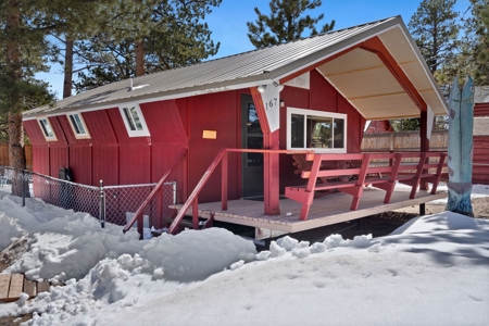 Great Getaway Cabin! - image 3