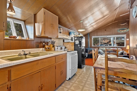 Great Getaway Cabin! - image 12