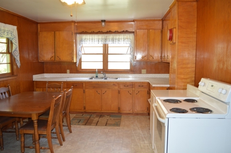 Country Home for Sale in Perry County, Tennessee - image 8