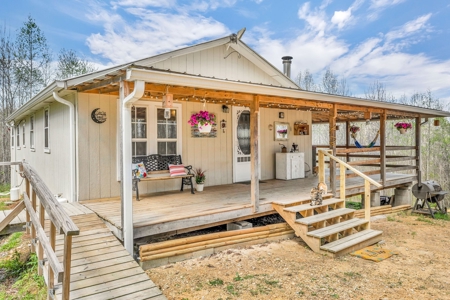 Country Home for Sale in Lewis County, Tennessee - image 2