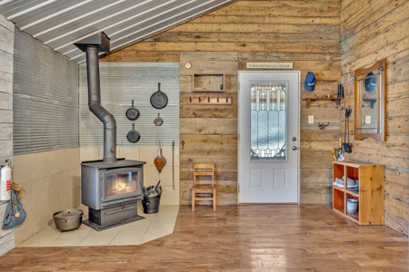 Country Home for Sale in Lewis County, Tennessee - image 9