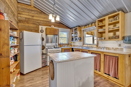 Country Home for Sale in Lewis County, Tennessee - image 15