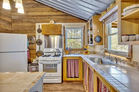 Country Home for Sale in Lewis County, Tennessee - image 16