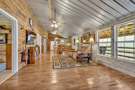 Country Home for Sale in Lewis County, Tennessee - image 10