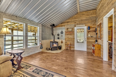 Country Home for Sale in Lewis County, Tennessee - image 8
