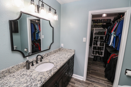 Gorgeous UPDATED Home in Levelland, TX - image 23