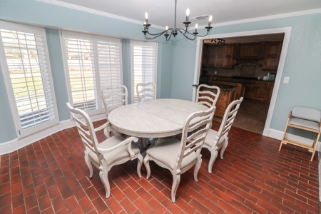 Gorgeous UPDATED Home in Levelland, TX - image 10