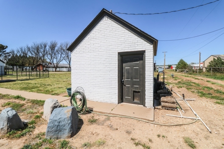 Gorgeous UPDATED Home in Levelland, TX - image 43
