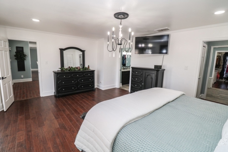 Gorgeous UPDATED Home in Levelland, TX - image 16
