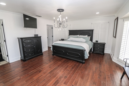 Gorgeous UPDATED Home in Levelland, TX - image 17