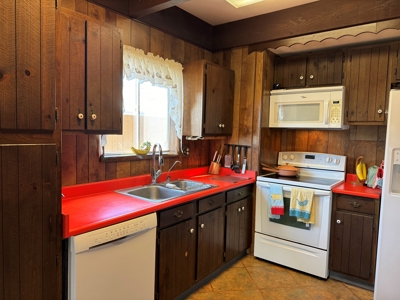 3 Bedroom, 2 Bath Home with Large Garage in Parker Arizona - image 29