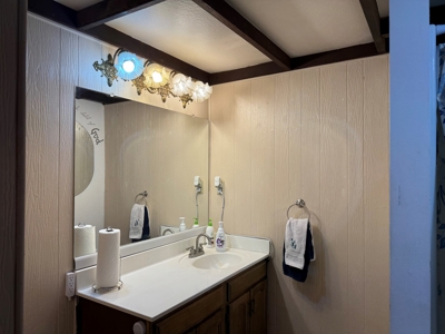 3 Bedroom, 2 Bath Home with Large Garage in Parker Arizona - image 10