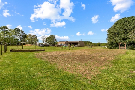 Country Home, Shops and Land for Sale in Lawrenceburg, TN - image 27