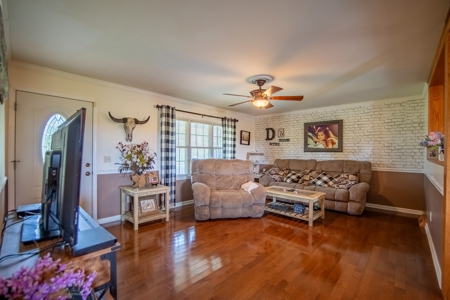 Country Home, Shops and Land for Sale in Lawrenceburg, TN - image 4