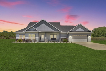 Your Very Own Oasis - 5/3 Home With Pool On 7.71 Acres! - image 1