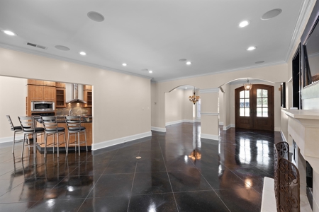Country Home with acreage - image 16