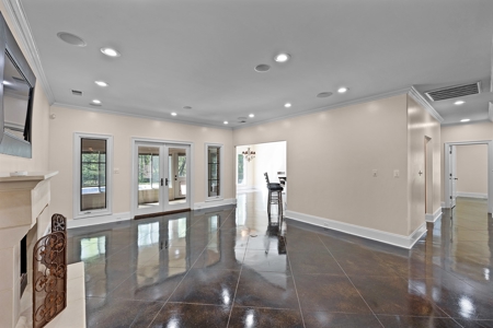Country Home with acreage - image 13