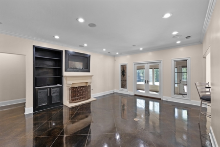 Country Home with acreage - image 14