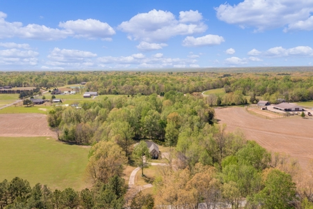 Country Home with acreage - image 2