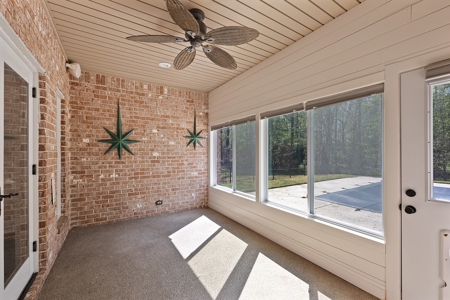 Country Home with acreage - image 25