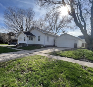 Move In Ready Albia, Iowa Home For Sale - image 1