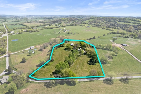 Country Home for Sale in Giles County, Tennessee - image 3