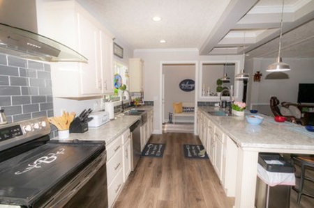 Manufactured Home For Sale On 5 Acres In Live Oak Florida - image 5