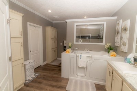 Manufactured Home For Sale On 5 Acres In Live Oak Florida - image 18