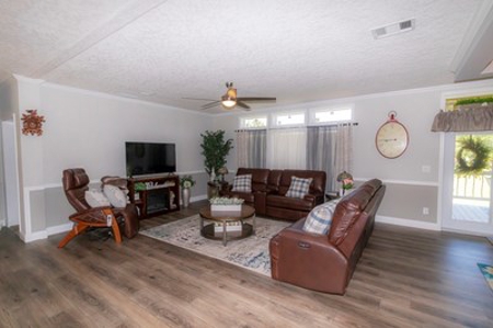 Manufactured Home For Sale On 5 Acres In Live Oak Florida - image 6