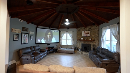 Beautiful 3 Bed / 3 Bath Country Home On Golf Course - image 39