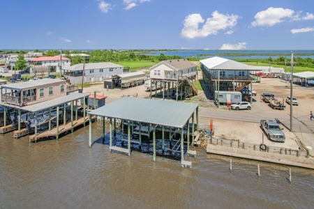 Inshore Fishing and Duck Hunting Camp in Delacroix, LA - image 12