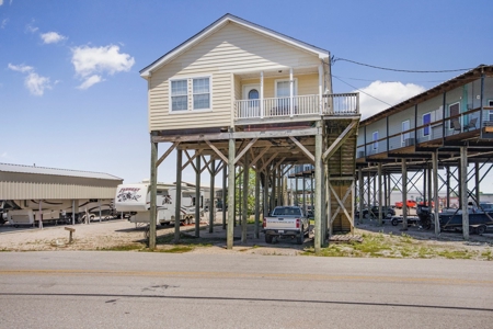 Inshore Fishing and Duck Hunting Camp in Delacroix, LA - image 4