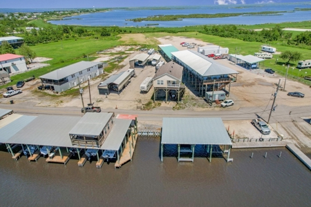 Inshore Fishing and Duck Hunting Camp in Delacroix, LA - image 1