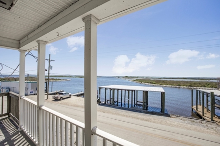 Inshore Fishing and Duck Hunting Camp in Delacroix, LA - image 9