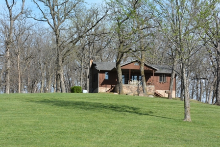 Home and Acreage For Sale - image 3