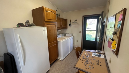 Home and Acreage For Sale - image 9