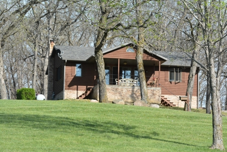 Home and Acreage For Sale - image 4