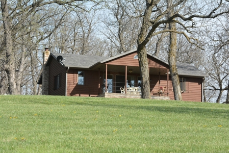Home and Acreage For Sale - image 6
